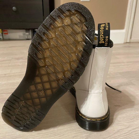 Dr Martens Zavala 8 Eyelet Combat Lace up Leather Boots Size 8 - Picture 7 of 8